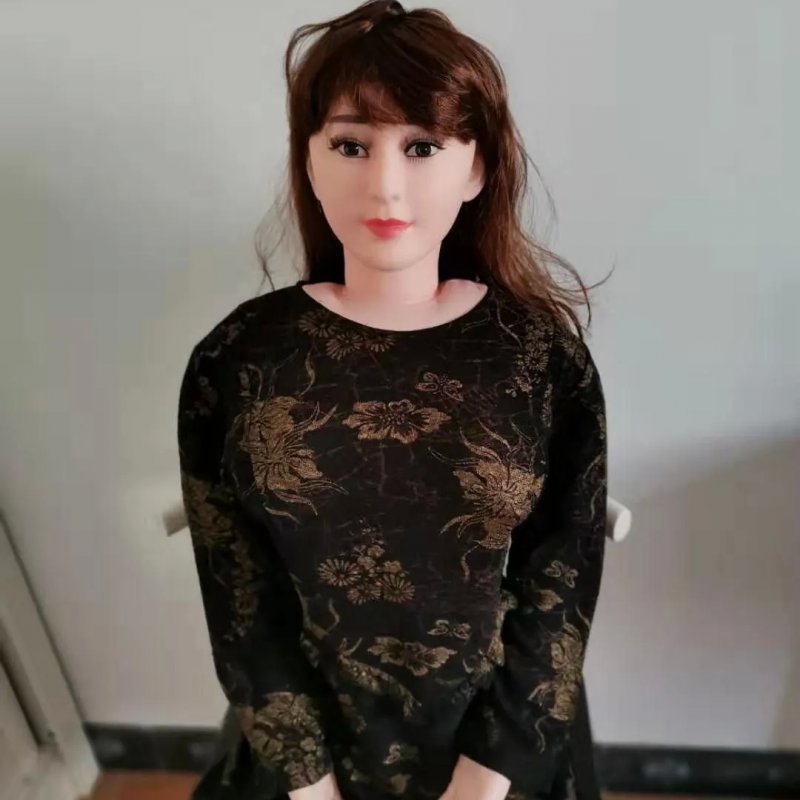 Búp bê bơm hơi liền khối gương mặt xinh đẹp rung rên 